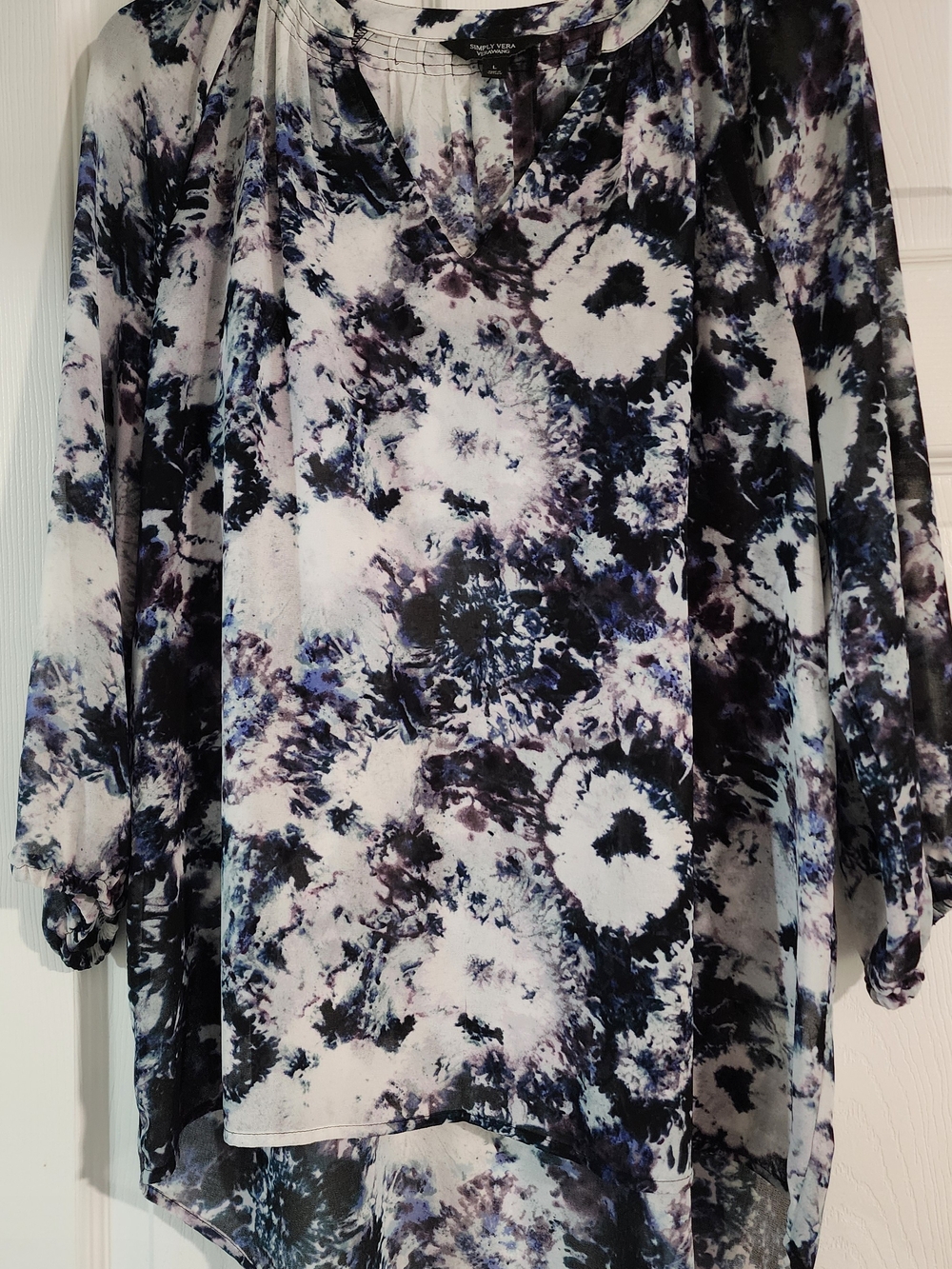 Simply Vera Vera Wang Black, Purple & White Tie-Dye V-Neck Tunic